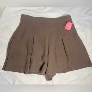 NWT! SPANX Taupe Pleated Shorts